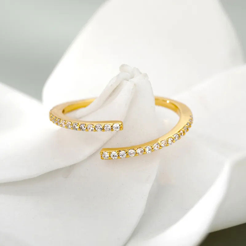 Klassischer Zirkonia-Ring