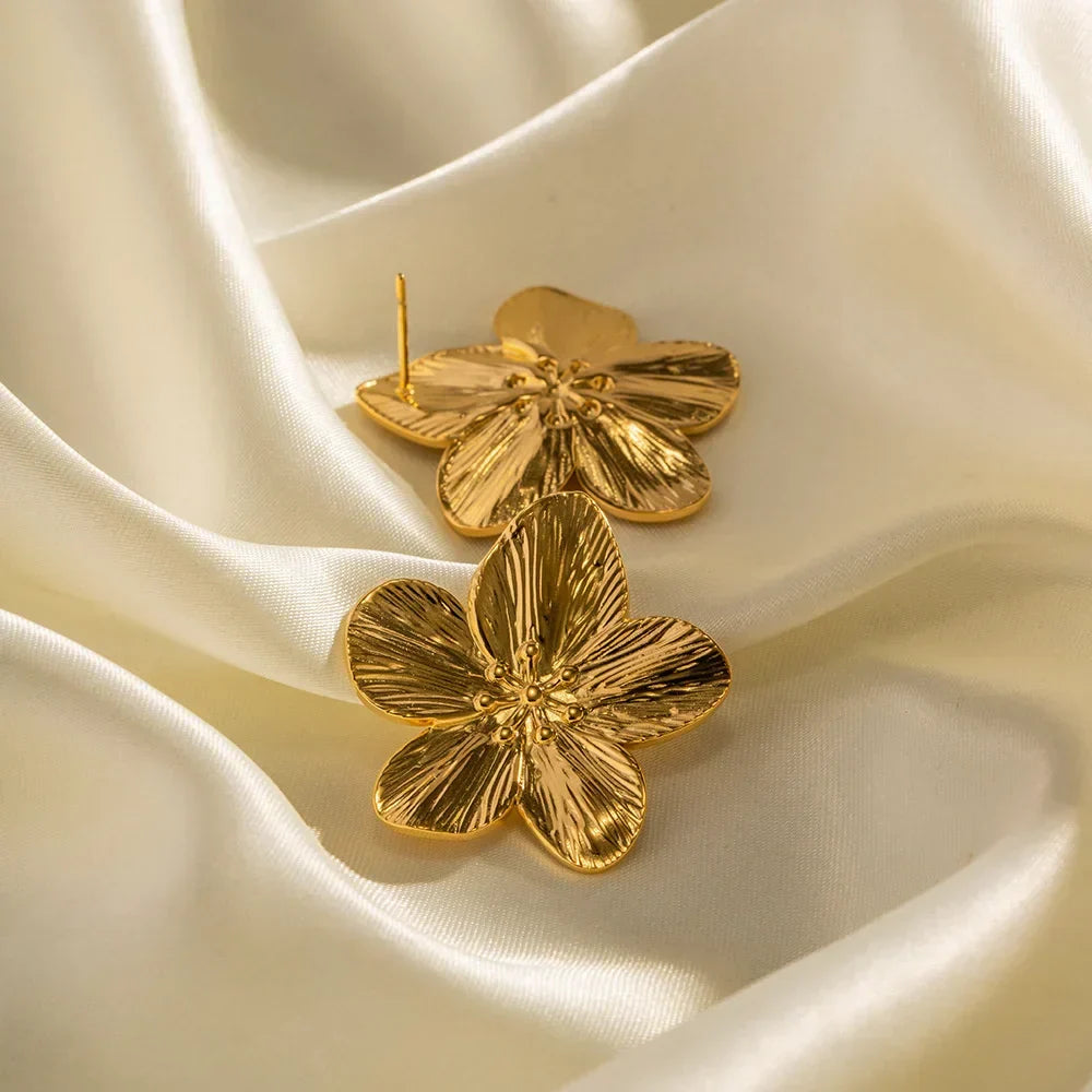 CHLOE GOLDENE BLUMENSTUDS