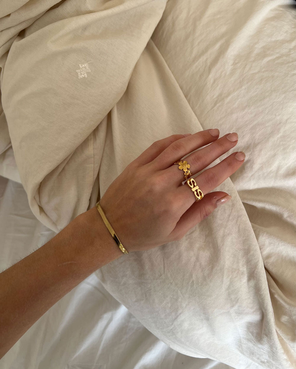 Sis Ring