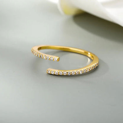 Klassischer Zirkonia-Ring