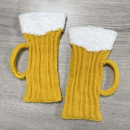 Oktoberfest Biersocken – Gestricktes Bierkrug-Design mit Schaumkrone