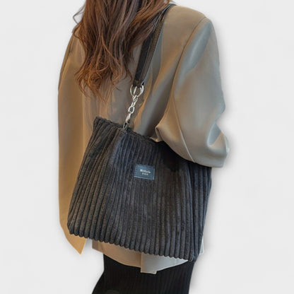 Kronenberg. - Weiche Cord-Schultertasche
