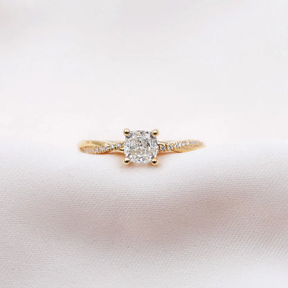 Demi-Ring