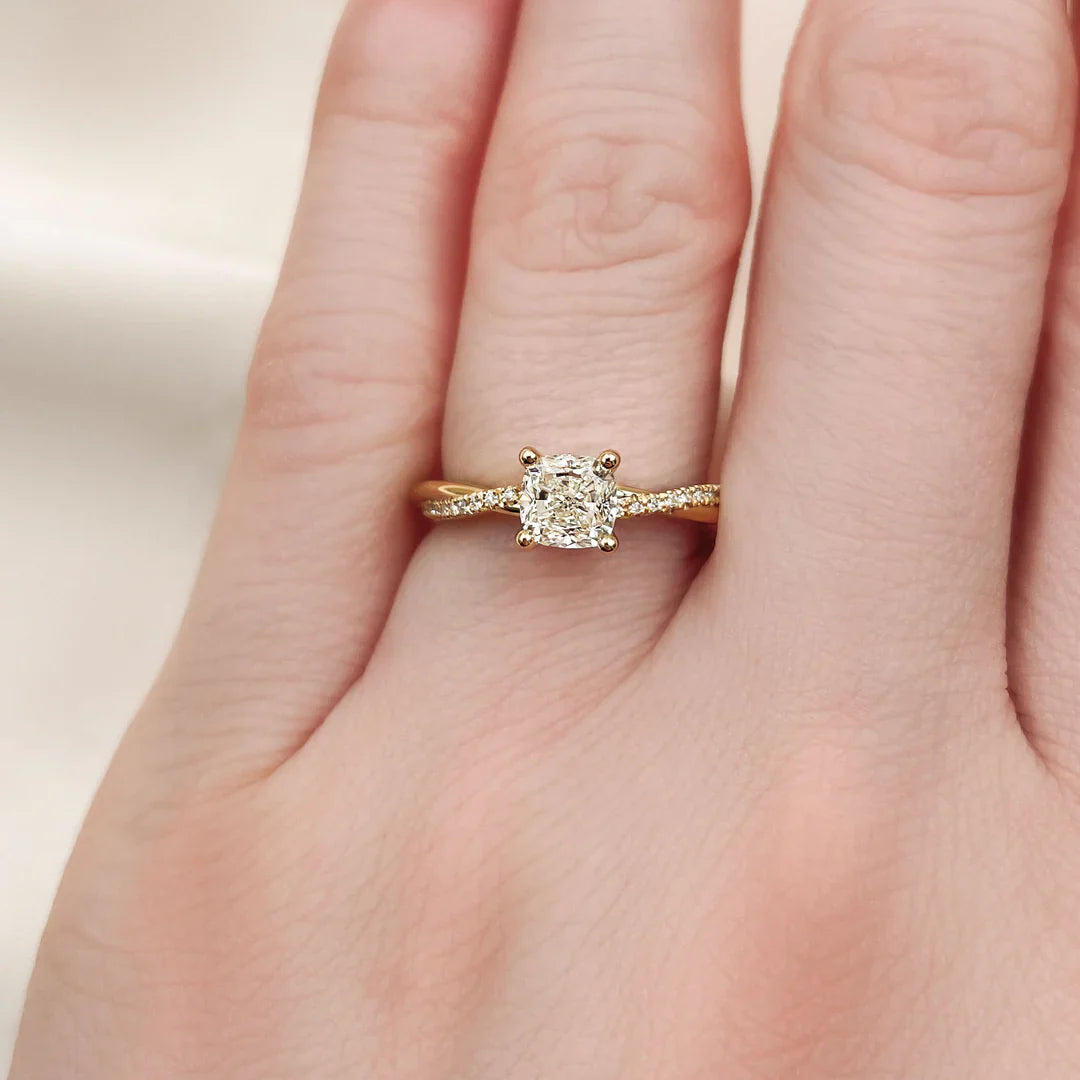 Demi-Ring