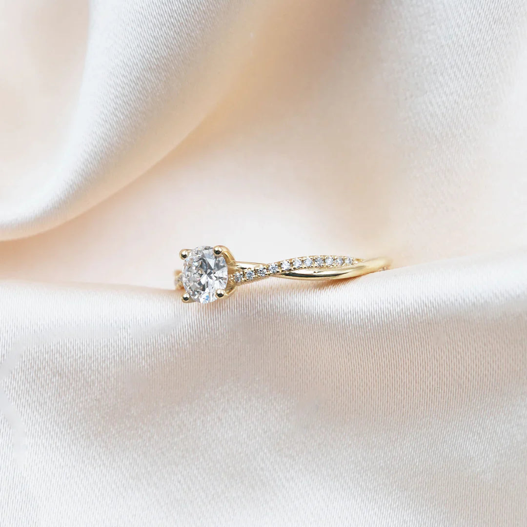 Demi-Ring