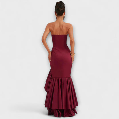 Zuri - Off-Shoulder Slim Fit Maxikleid mit asymmetrischem Saum