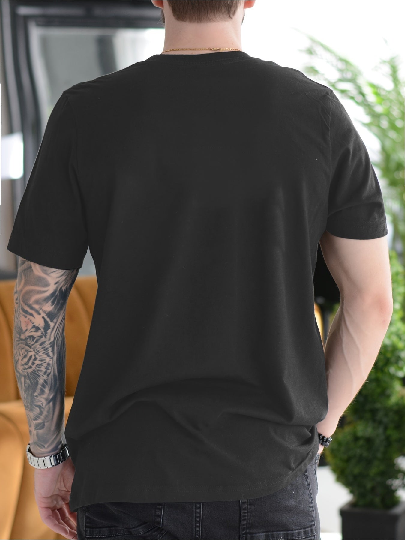 Oktoberfest 2025 T-Shirt – Bier & Brezel Design (Schwarz & Weiß)