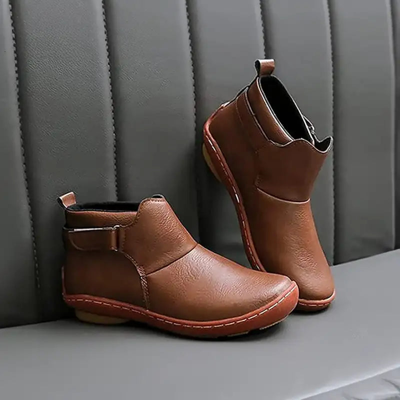 Nadina | Wasserdichte Stiefeletten mit seitlicher Schnürung.