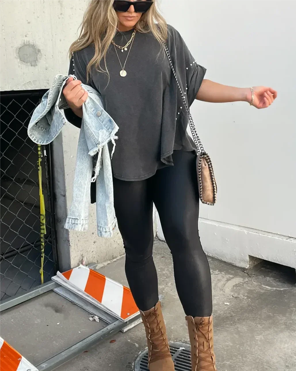 Bella™ | Oversized T-Shirt Mit Statement-Details